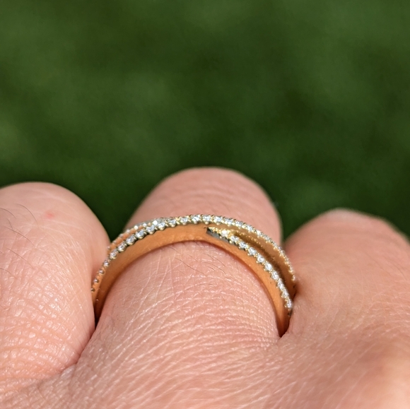 14K Yellow Gold Diamond X Cross Intertwined Ring Band - Picture 6 of 6